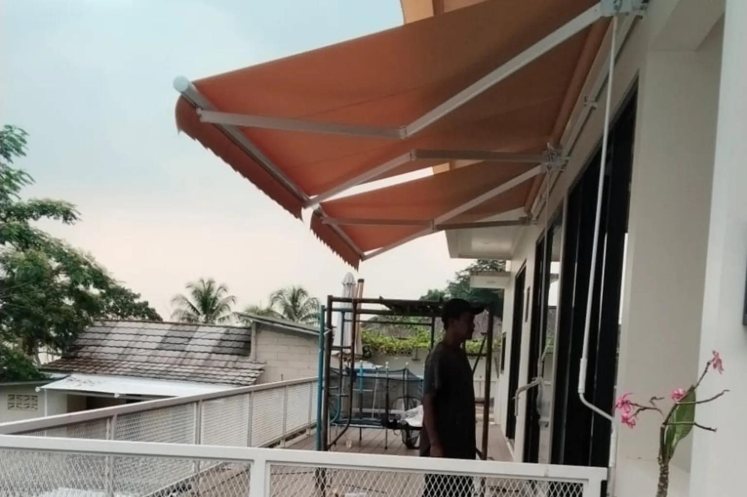 Awning Gulung Manual Cafe