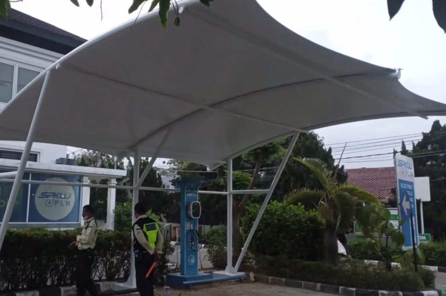 Tensile Membrane untuk Bangunan Komersial
