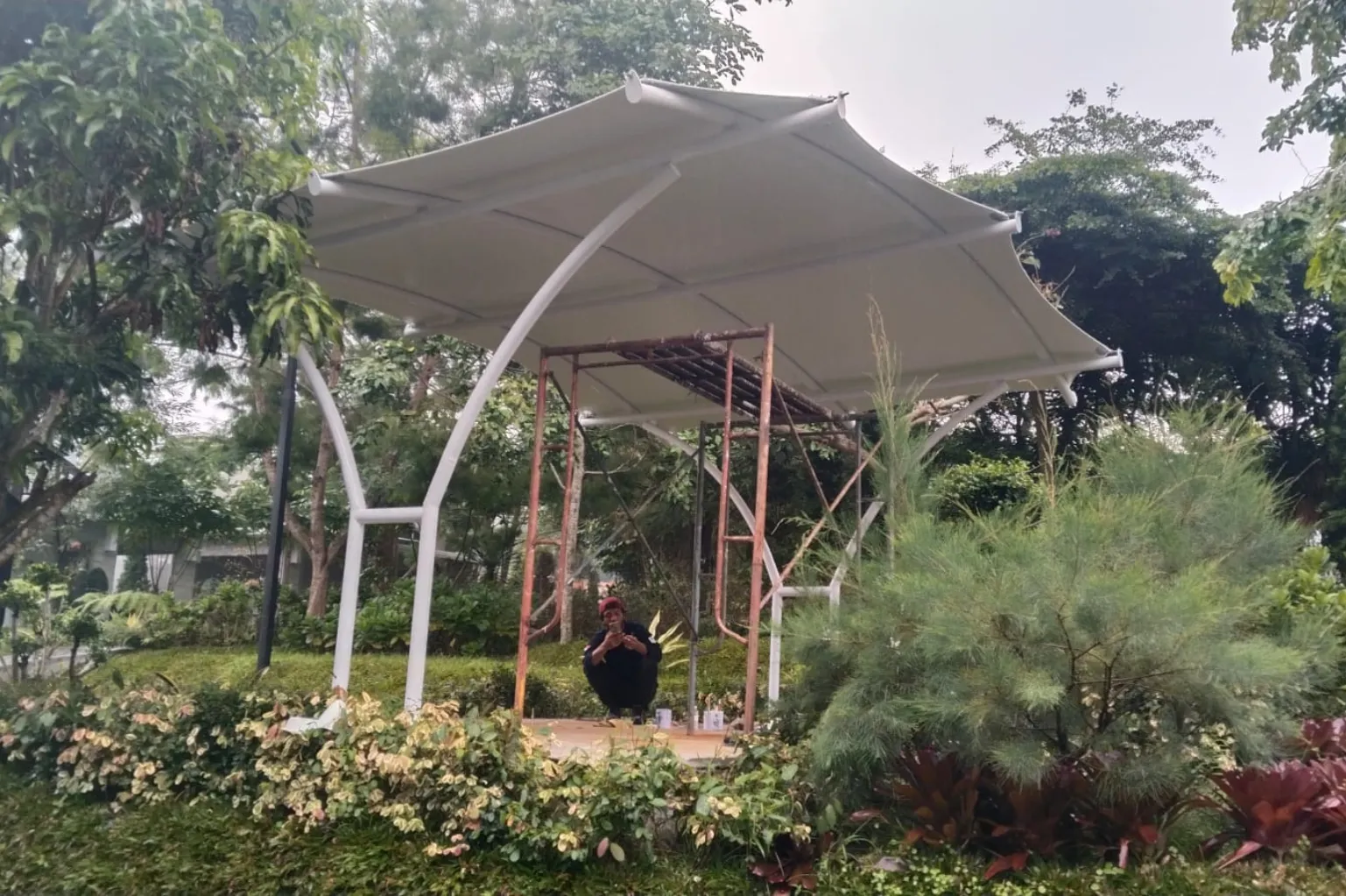 Peneduh Taman Atap Membran